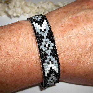 Seed Bead Bracelet Southwestern Western Style Black Grey White Silver NWT A777